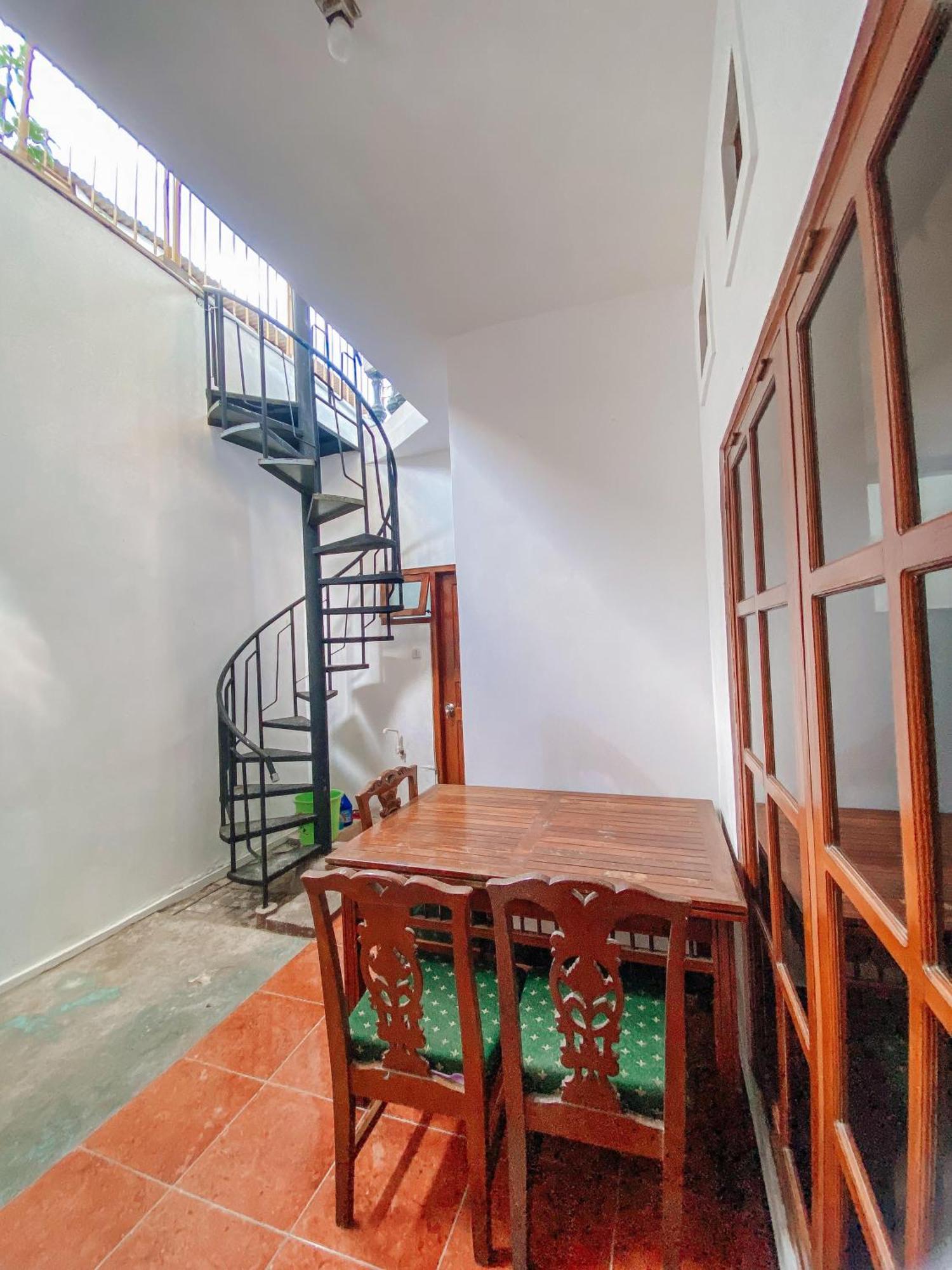 Laura'S Backpacker 523 Hostel Yogyakarta Kültér fotó