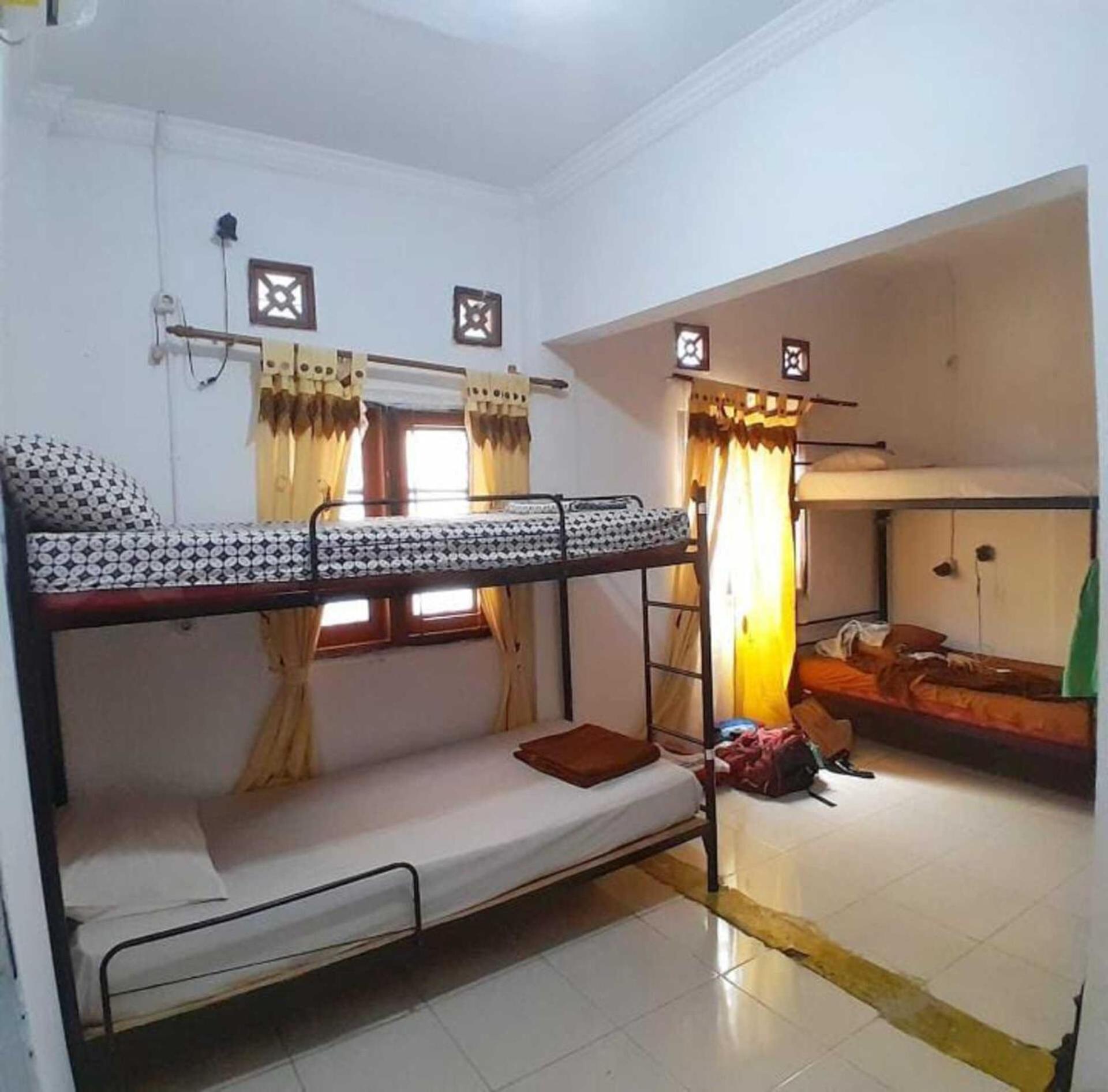 Laura'S Backpacker 523 Hostel Yogyakarta Kültér fotó