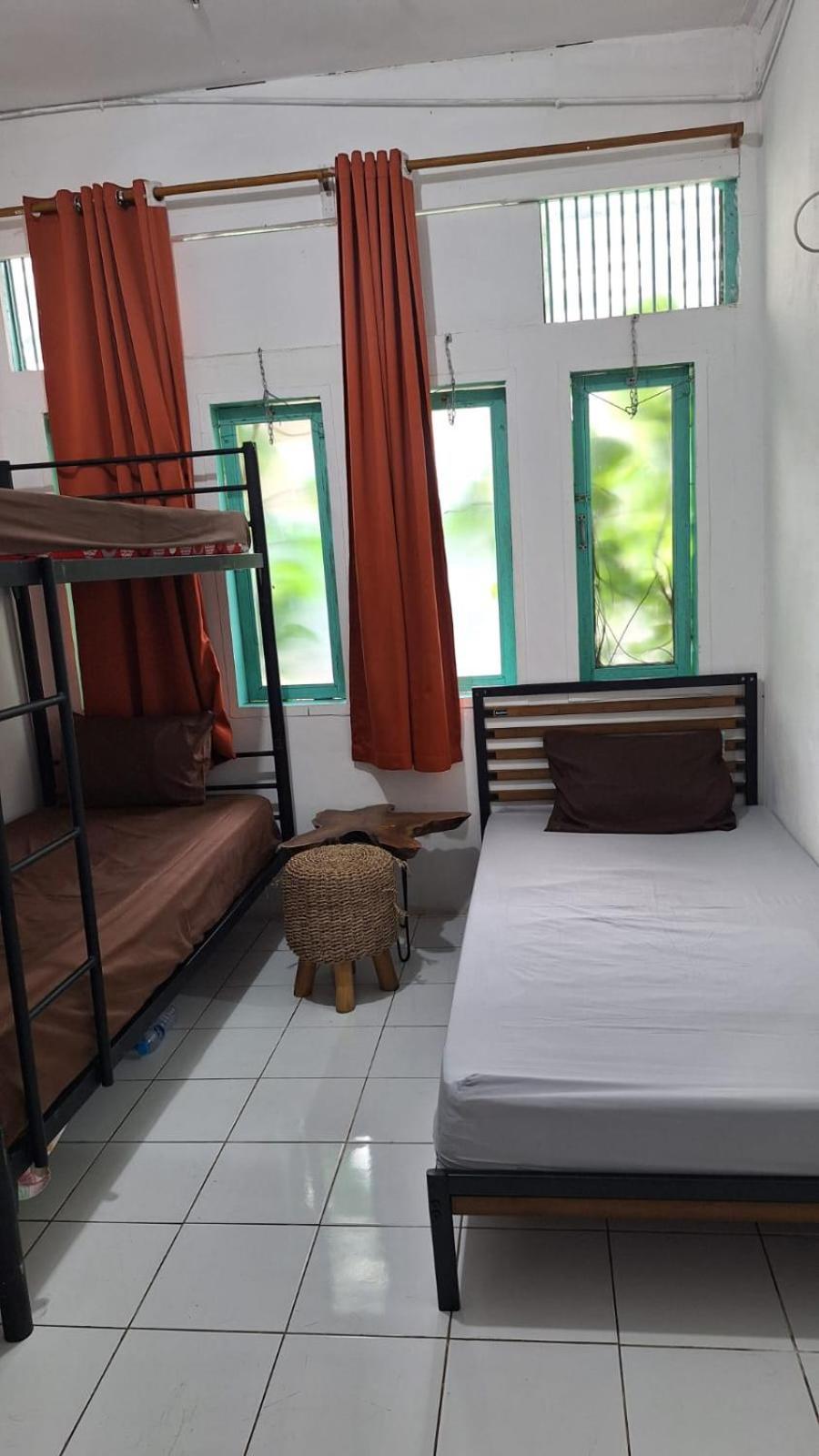 Laura'S Backpacker 523 Hostel Yogyakarta Kültér fotó